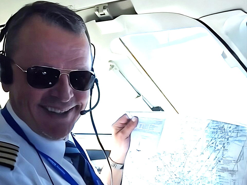 Cockpit-michael-esser-quer Michael Esser in the cockpit